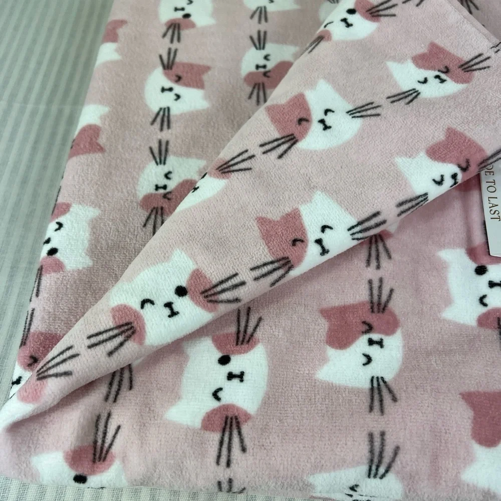 ENVOGUE Cat Kitten Bath Towels Pink White Cotton Velour Soft Set of 2 NEW